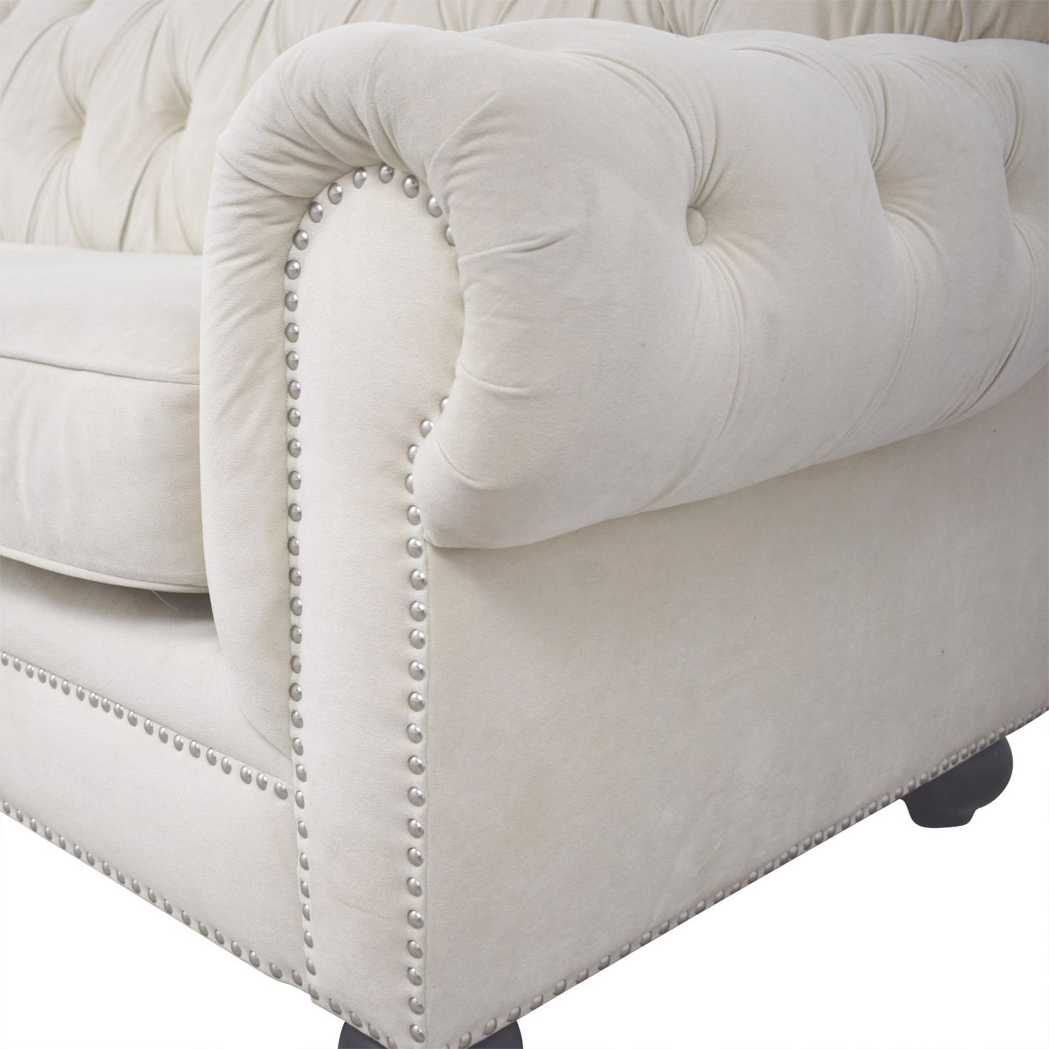 88% Off – Chesterfield Style Tufted Beige Velvet Sofa / Sofas Within Elegant Beige Velvet Sofas (View 5 of 20)