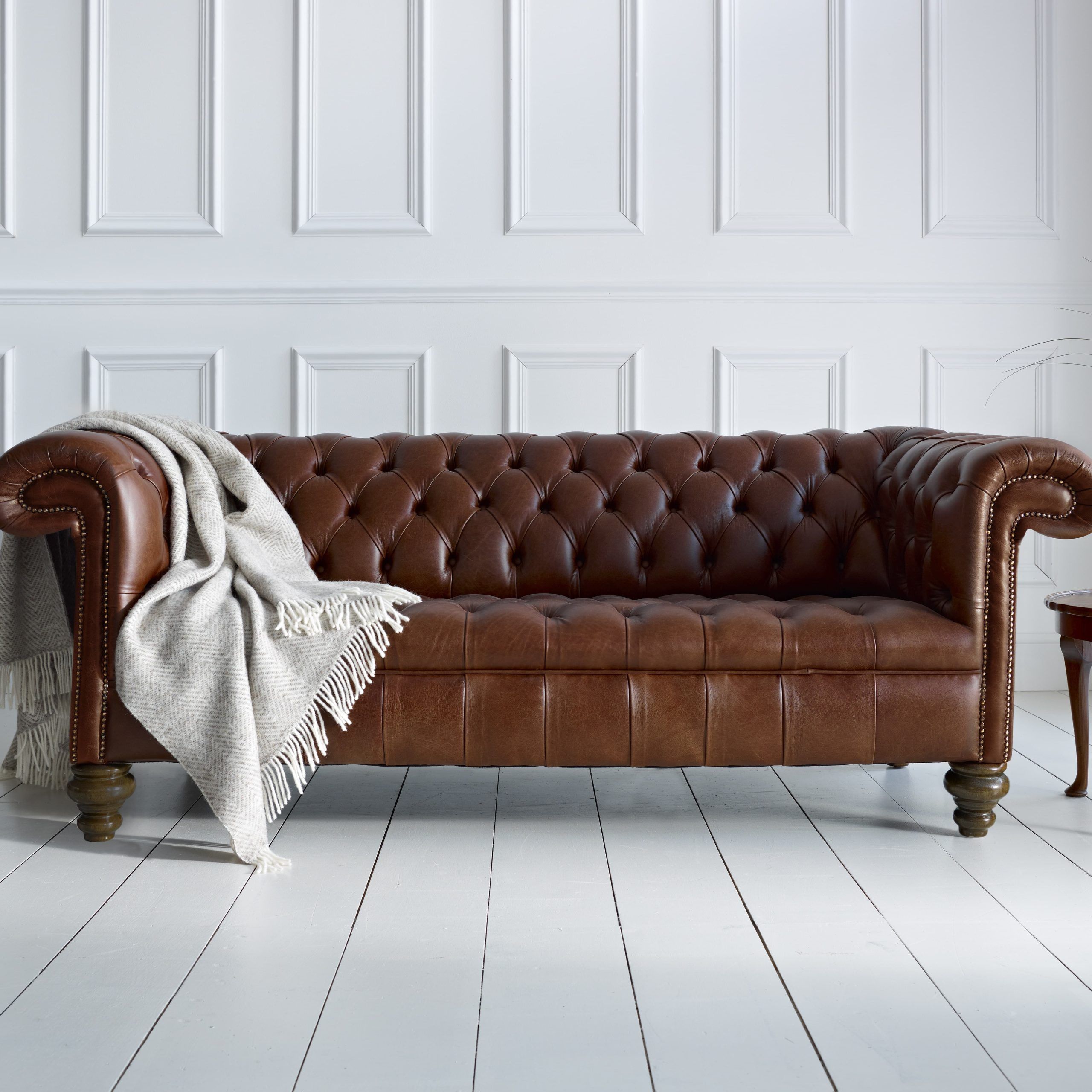 What Makes A Sofa A Chesterfield Sofa? – The Chesterfield Company For Chesterfield Sofas (View 4 of 20)